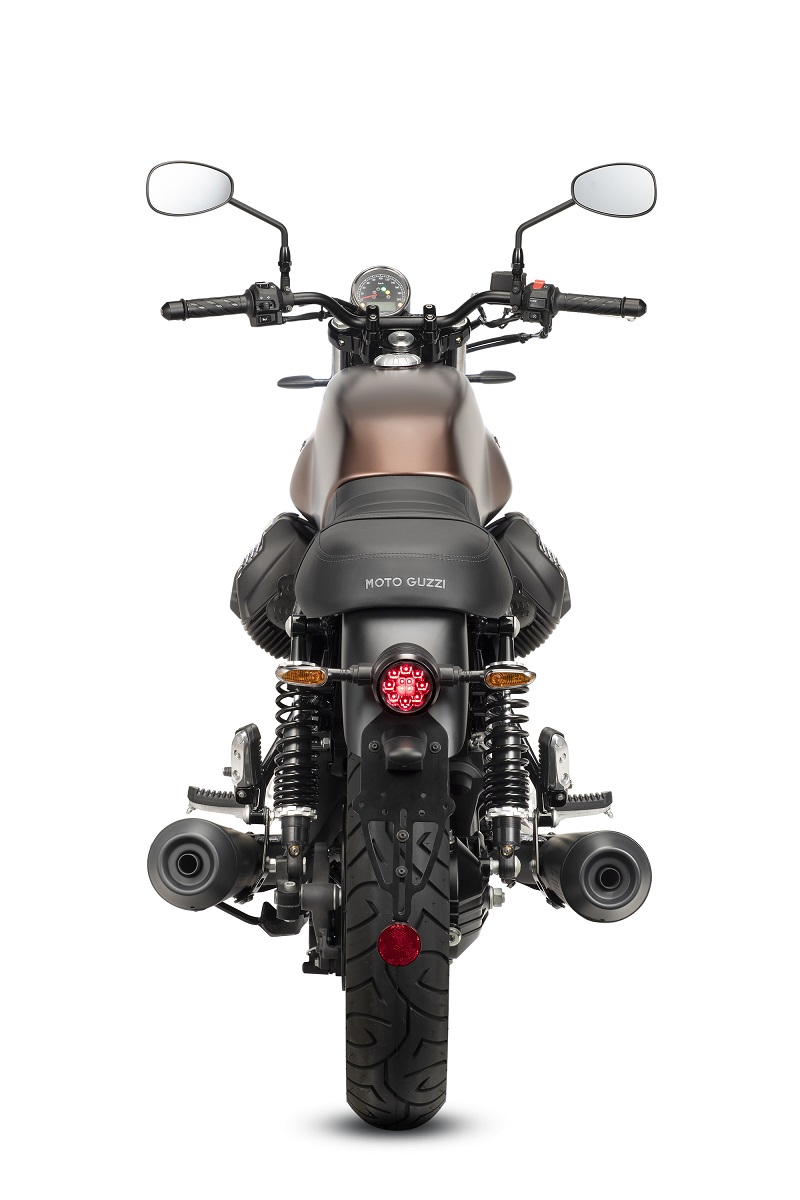 02 moto guzzi v7 iii stone night pack