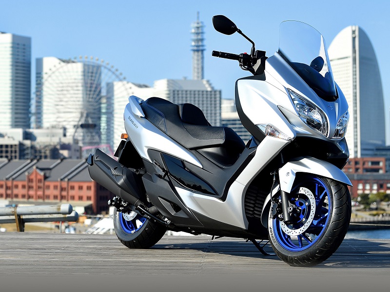 Burgman 400 221 scene