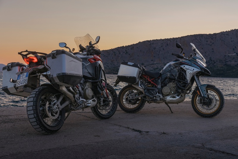 07 MY26 MULTISTRADA V4 RALLY STATICS HERO 35 UC856471 High