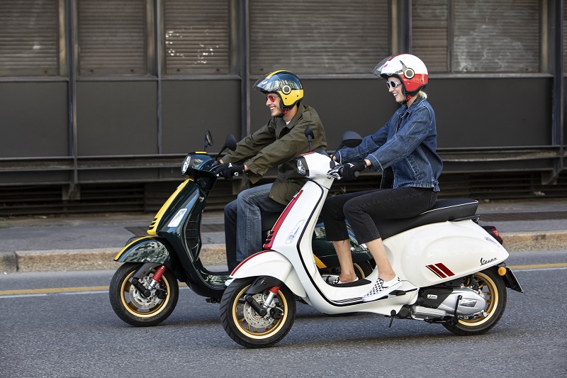 Vespa GTS Super Racing Sixties