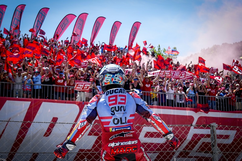 b894a128 6fb2 4275 3698 abebceeb7578