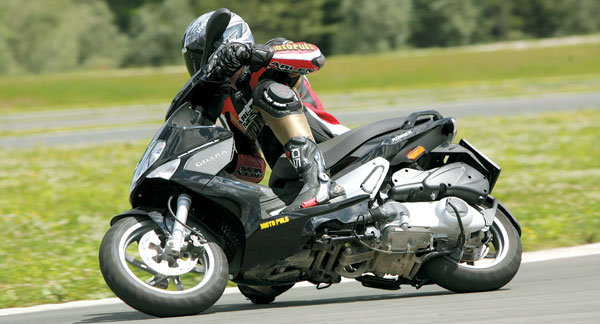 069TS_Gil_Runner200VXR